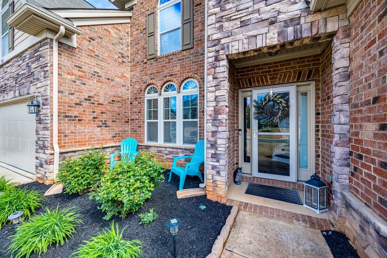 324 Kerrydale Ct - Photo 2 of 31