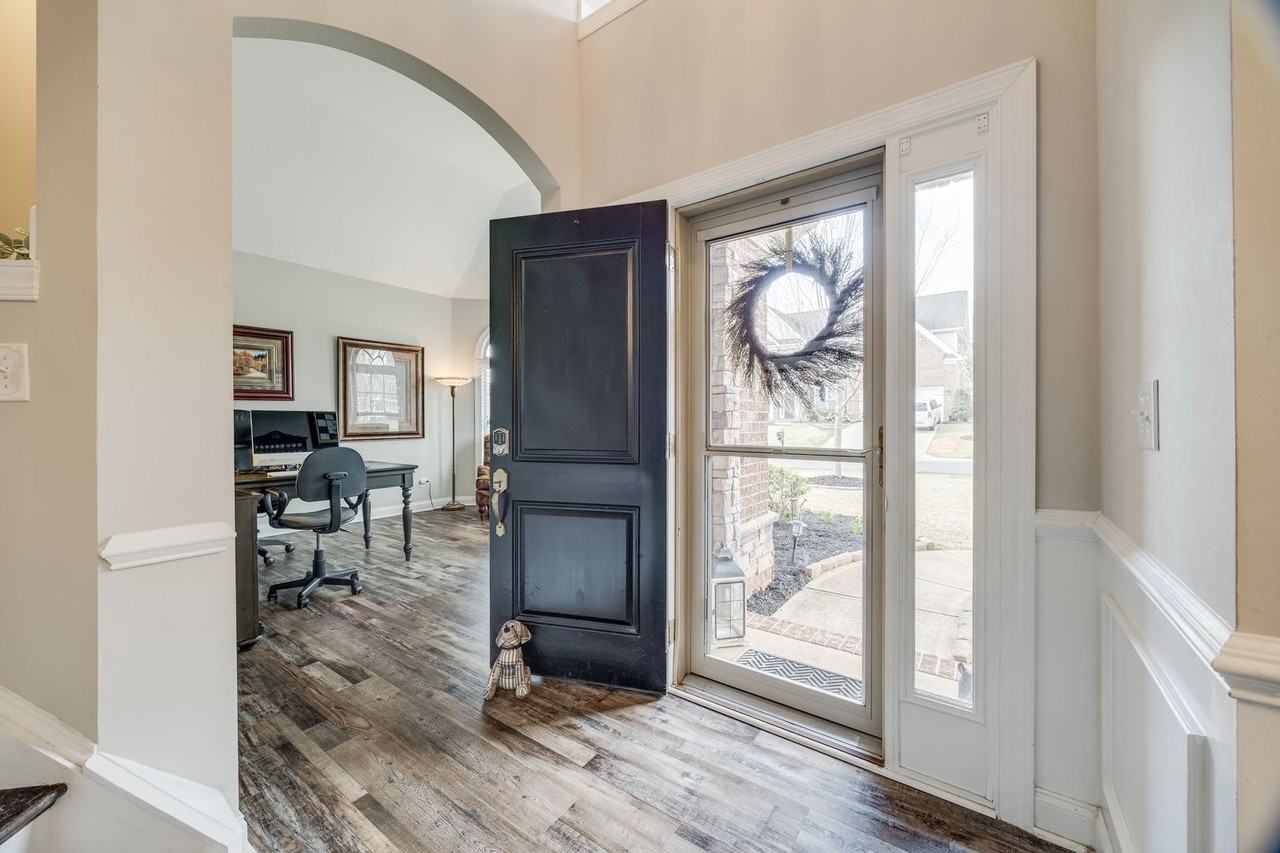 324 Kerrydale Ct - Photo 3 of 31