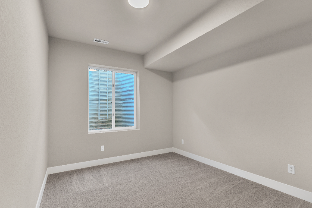 1913 Conejos Pl - Photo 5 of 17