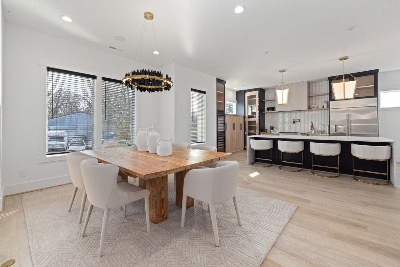 2017 Angier Ave - Photo 4 of 31