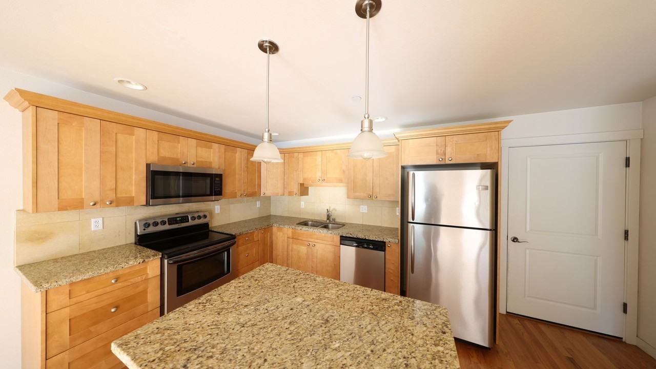 112 Wilkes St - Photo 3 of 11