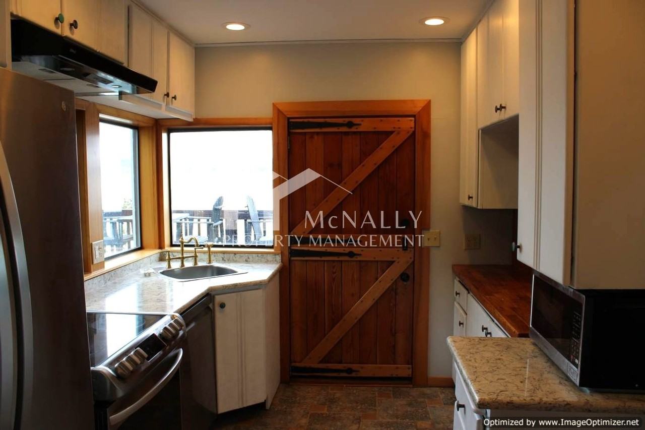 11324 Vipond Dr Nw - Photo 2 of 21