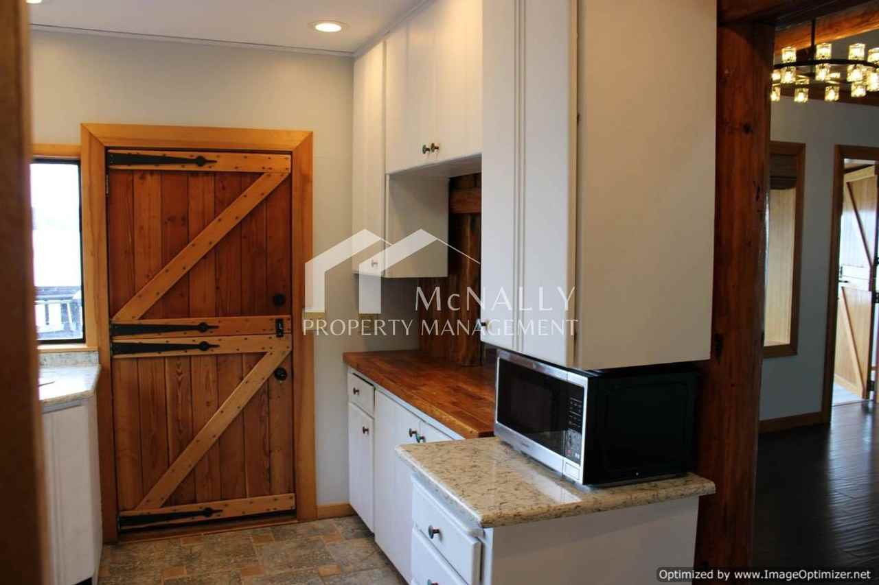 11324 Vipond Dr Nw - Photo 3 of 21