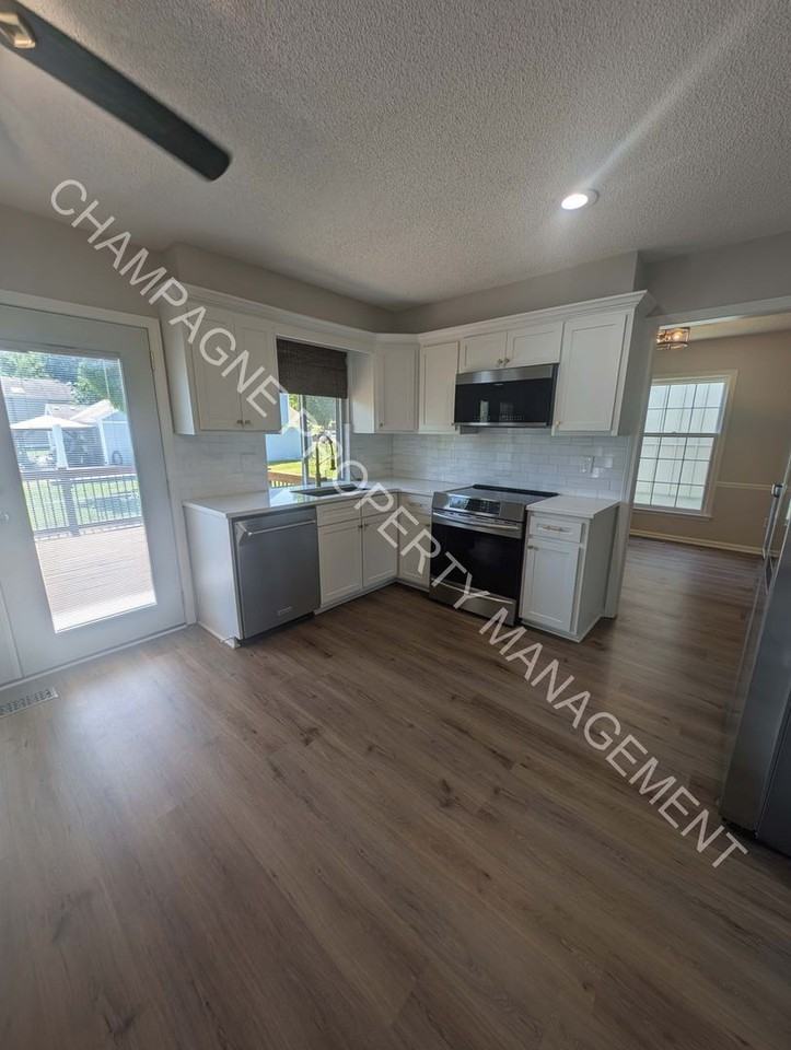 13325 W 104th St - Photo 3 of 48