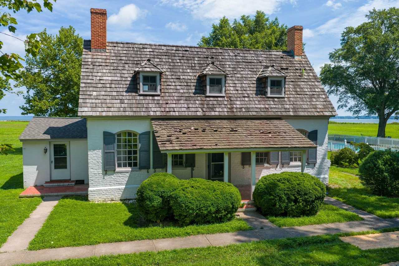 1826 Urbanna Rd - Photo 2 of 50