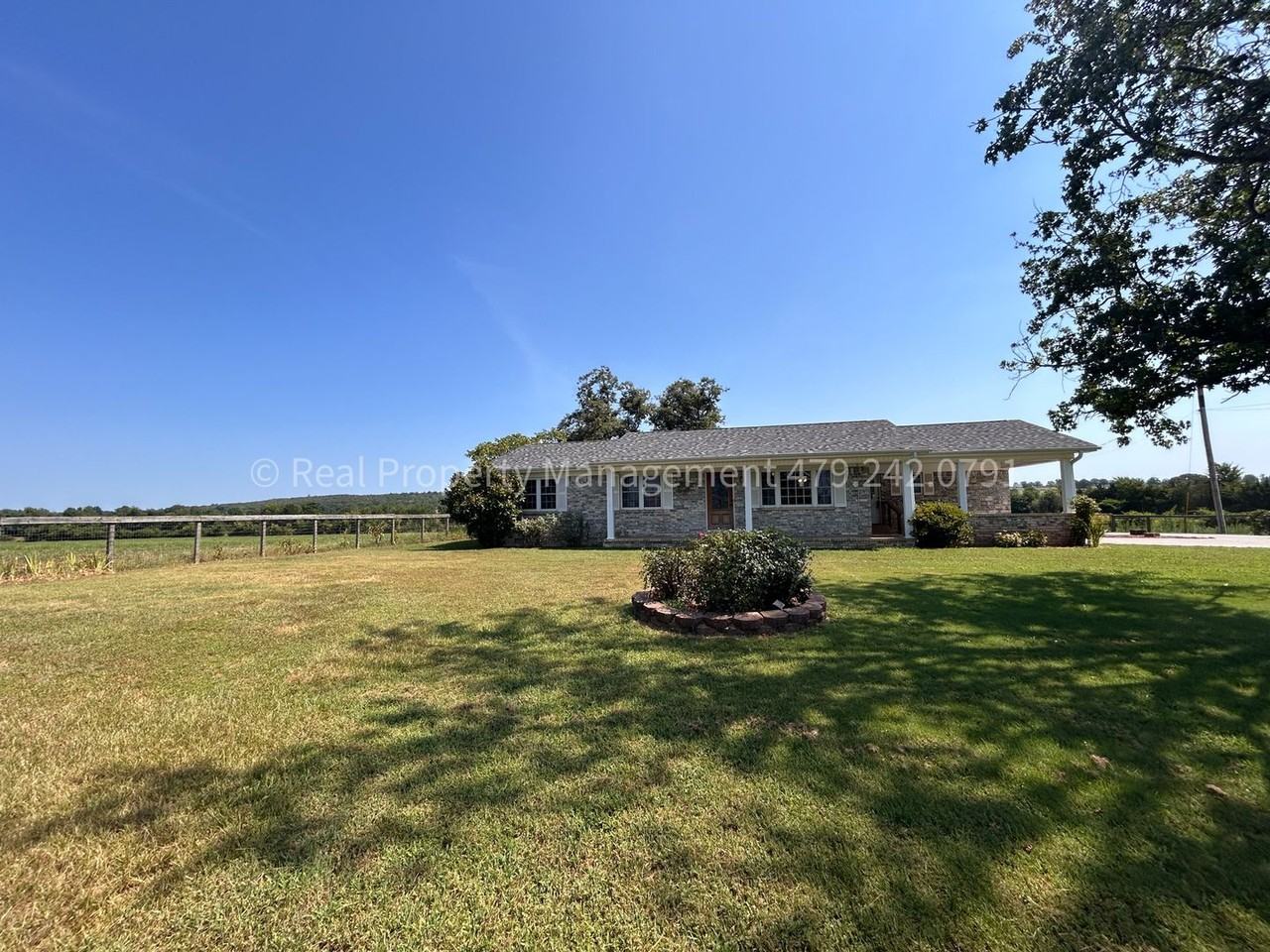 4314 Palestine Rd - Photo 2 of 40