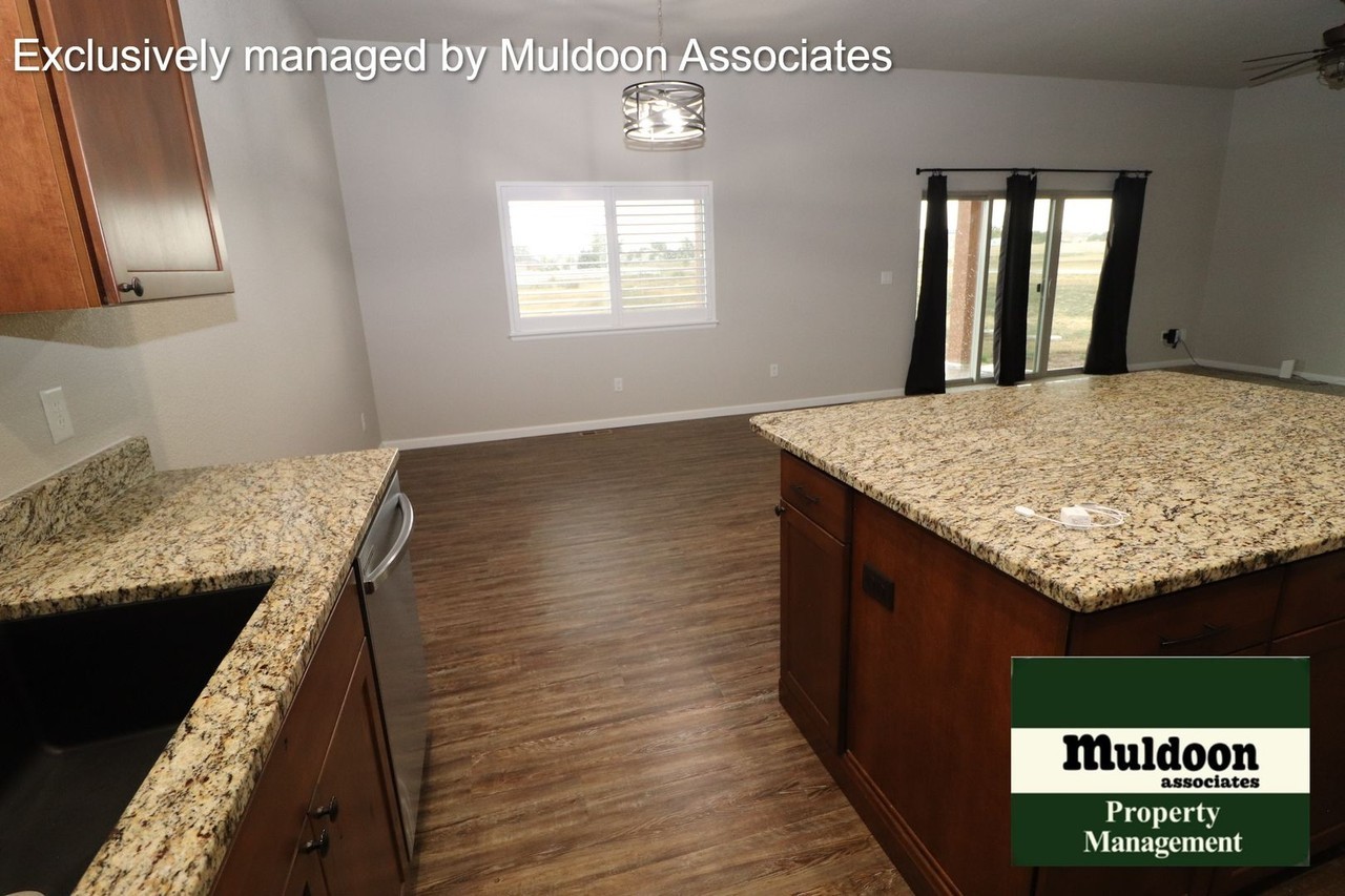 1207 W De La Vista Ct - Photo 5 of 14