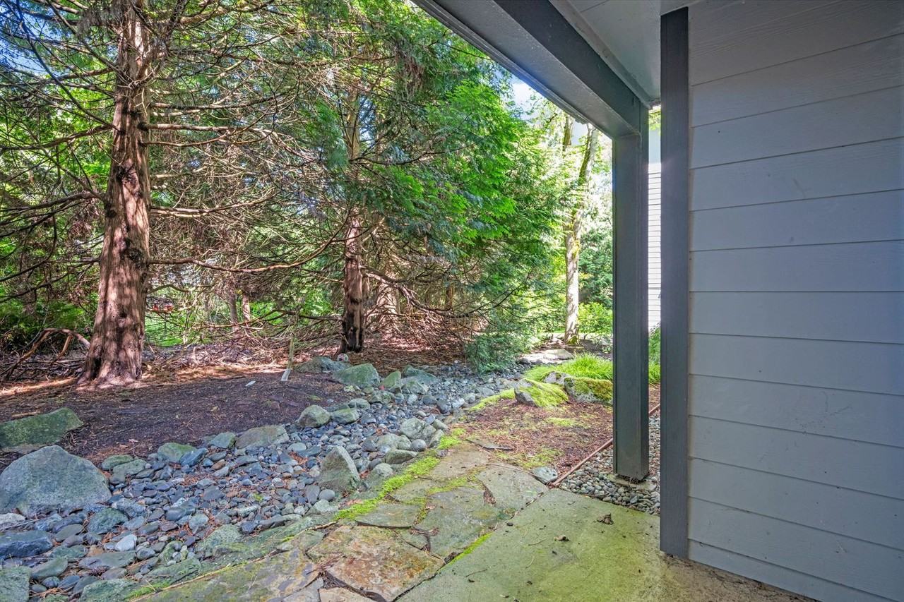 11102 Ne 125th Ln - Photo 4 of 35