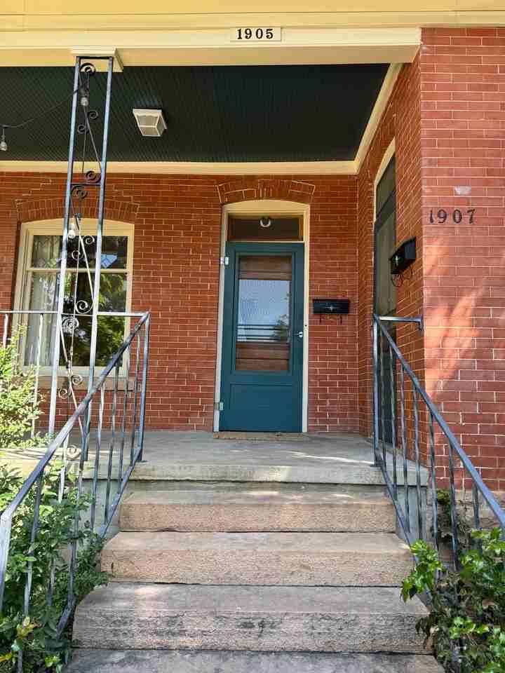 1905 Mapleton Ave - Photo 2 of 12