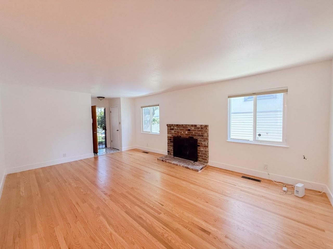 5436 Fresno Ave - Photo 2 of 24