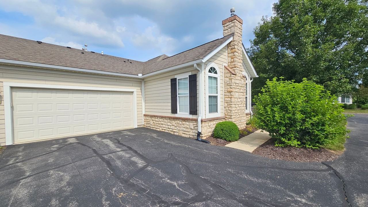 1307 Bridgewater Way N - Photo 3 of 50