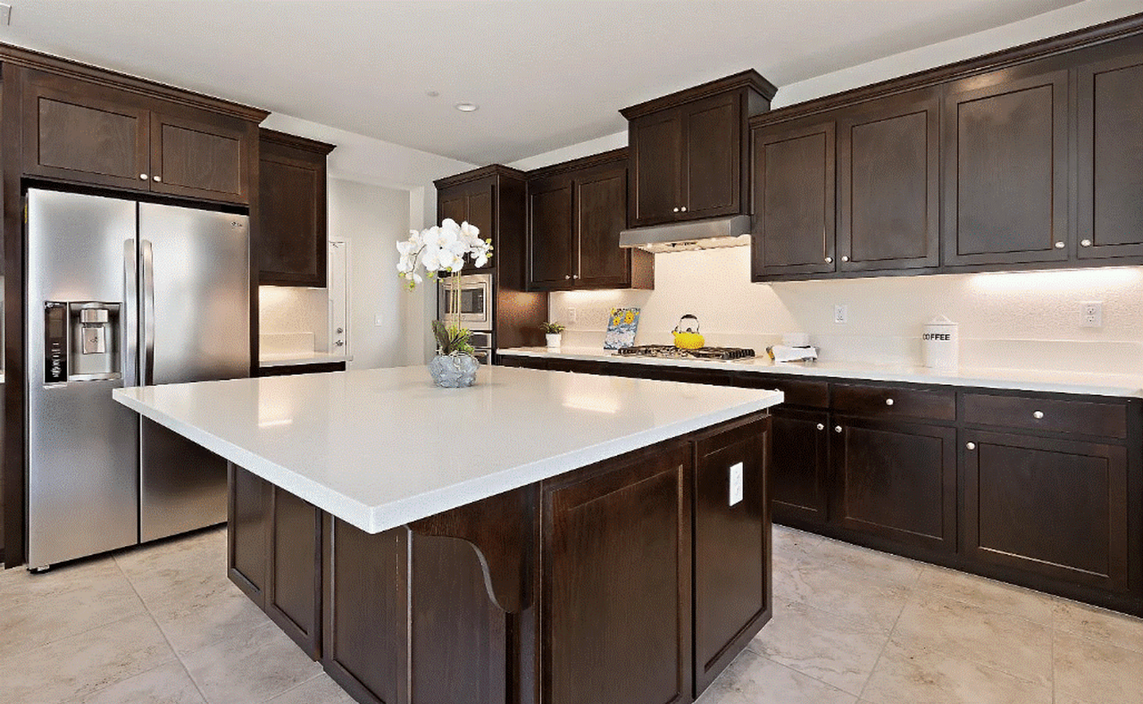 1010 Forbes Ln - Photo 6 of 18