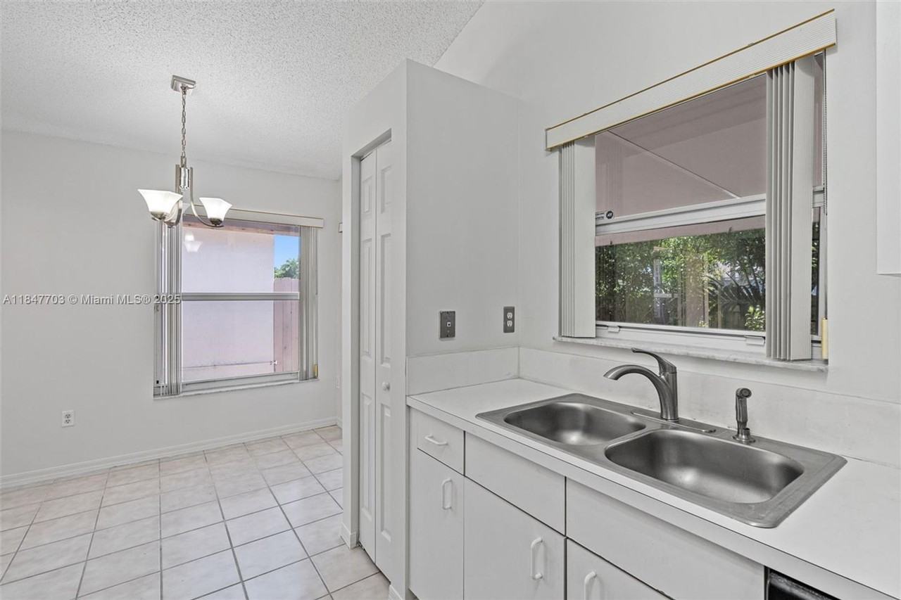 14202 Sw 151st Ct - Photo 2 of 27