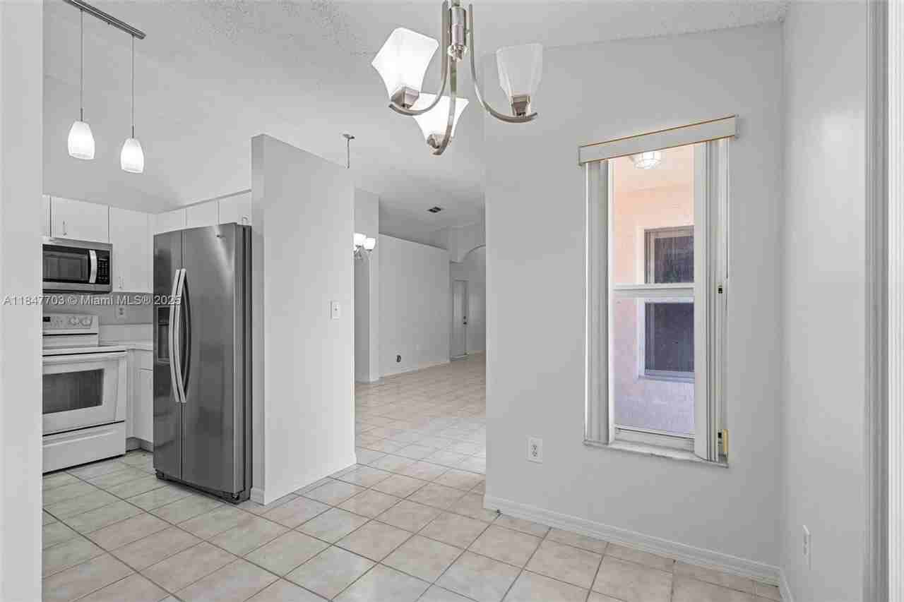 14202 Sw 151st Ct - Photo 3 of 27