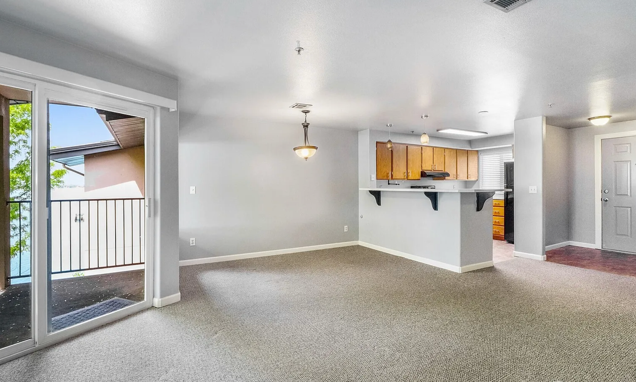 2900 W Marina Dr #303 - Photo 5 of 17
