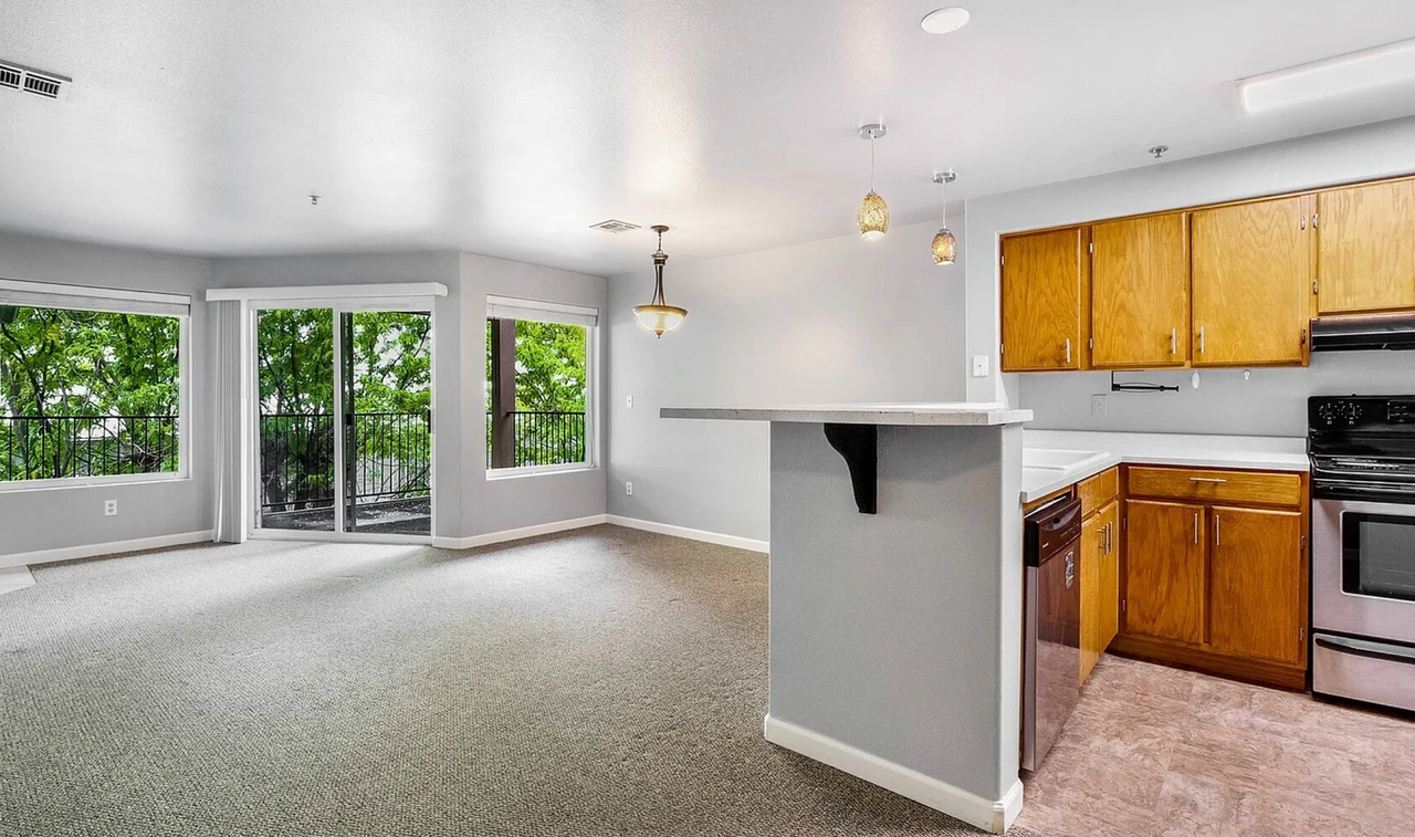 2900 W Marina Dr #303 - Photo 6 of 17