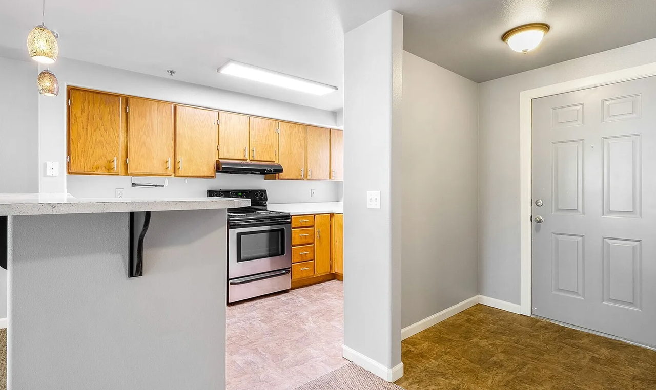 2900 W Marina Dr #303 - Photo 7 of 17