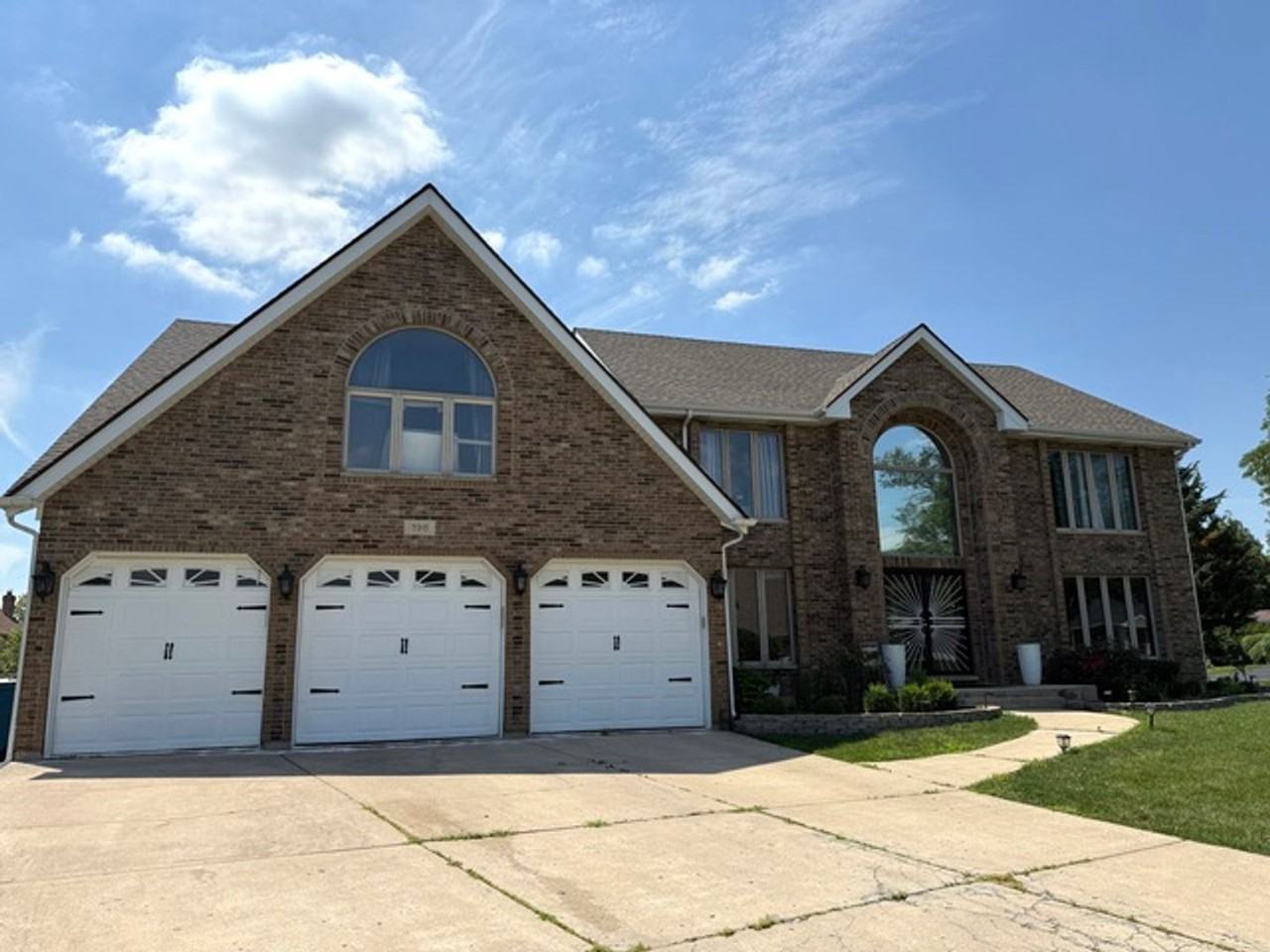 198 N Catalpa St - Photo 2 of 21