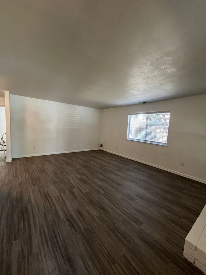 1828 1828 W Vassar Dr - Photo 2 of 20