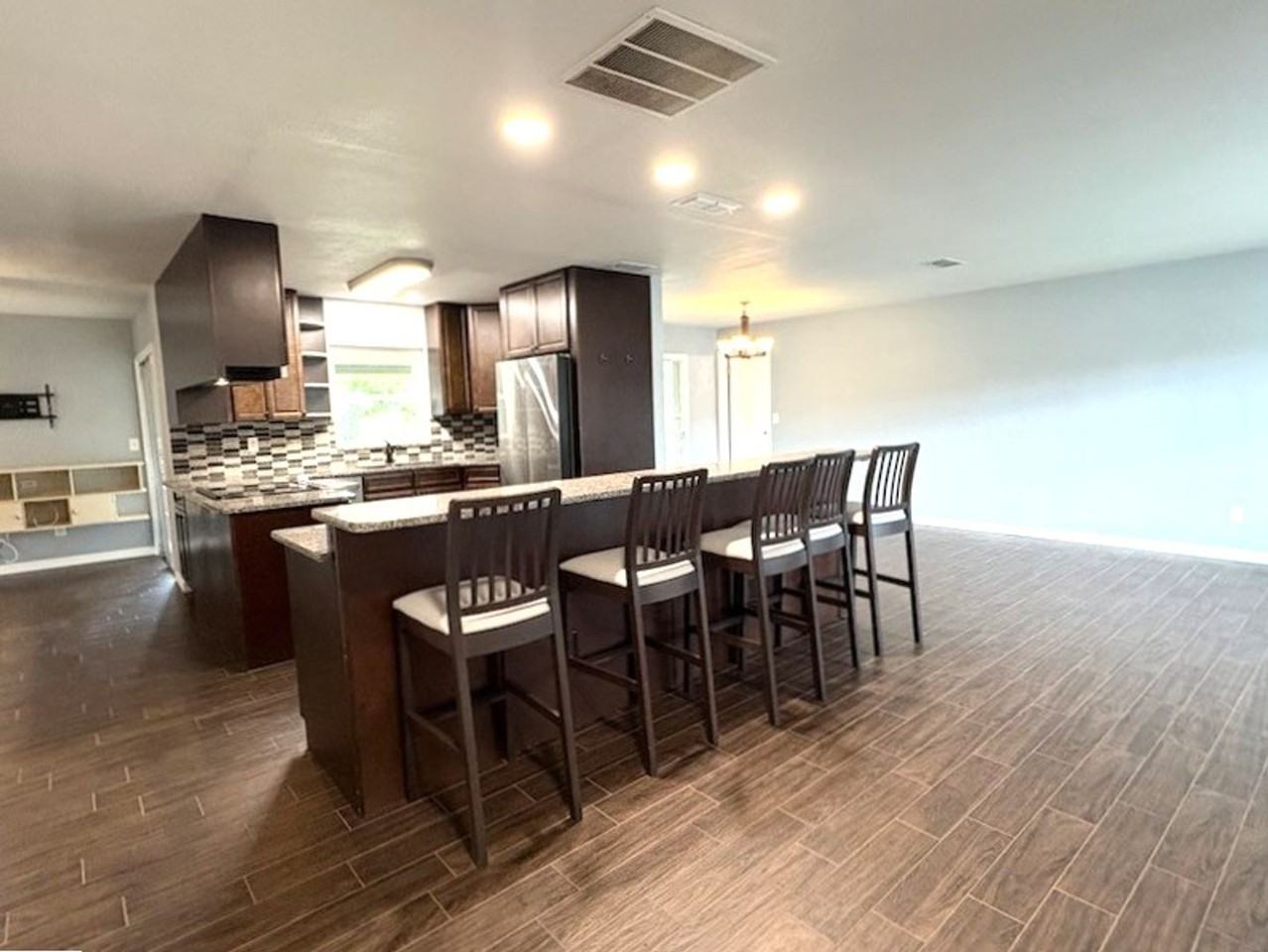 5777 Devon St - Photo 3 of 22