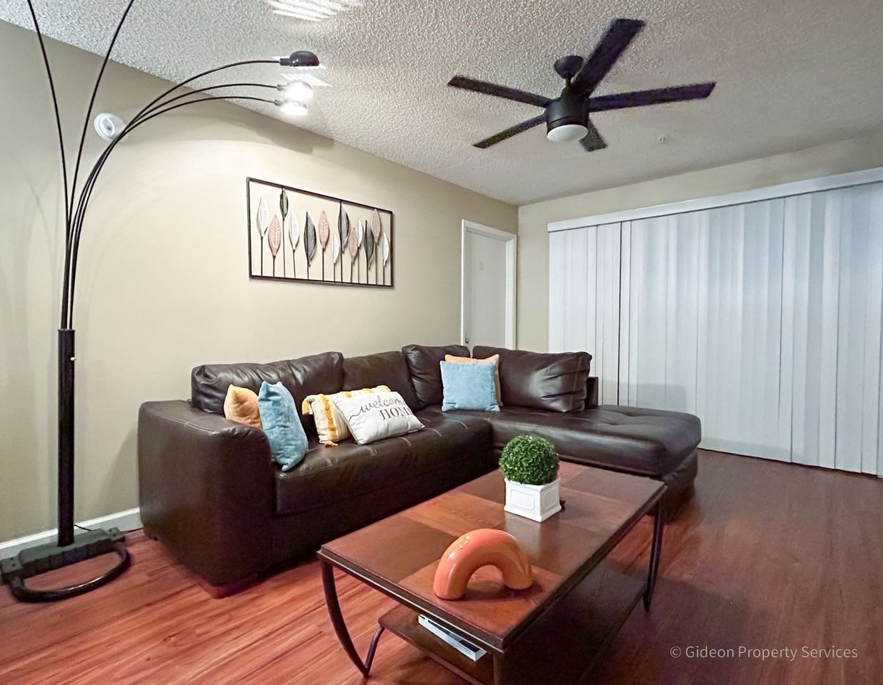 3921 Southwest 34th Street - Photo 3 of 27