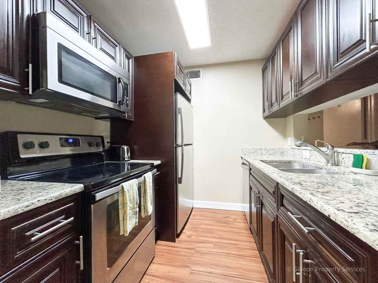 3921 Southwest 34th Street - Photo 7 of 27