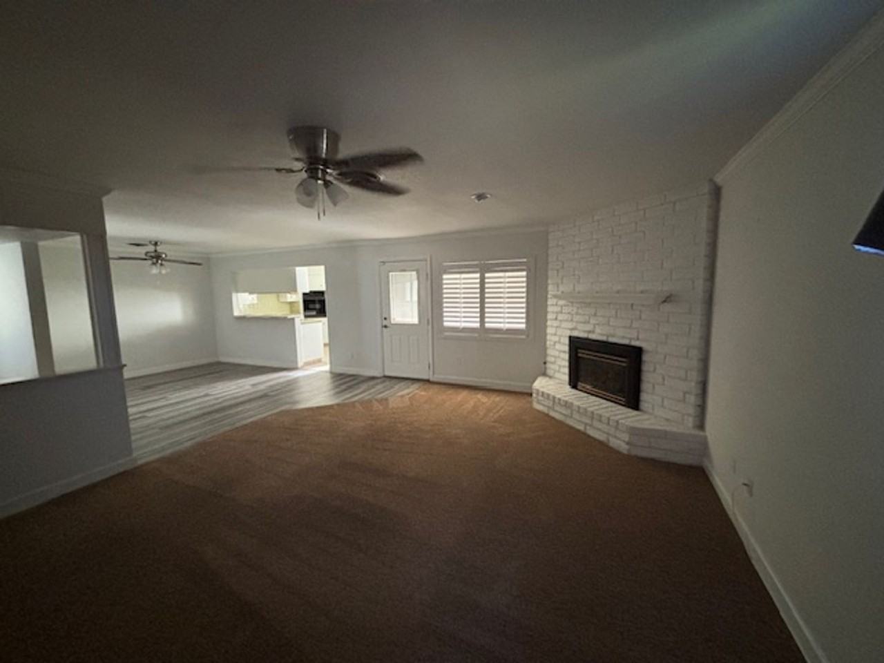 1201 Yorba Linda St - Photo 4 of 27