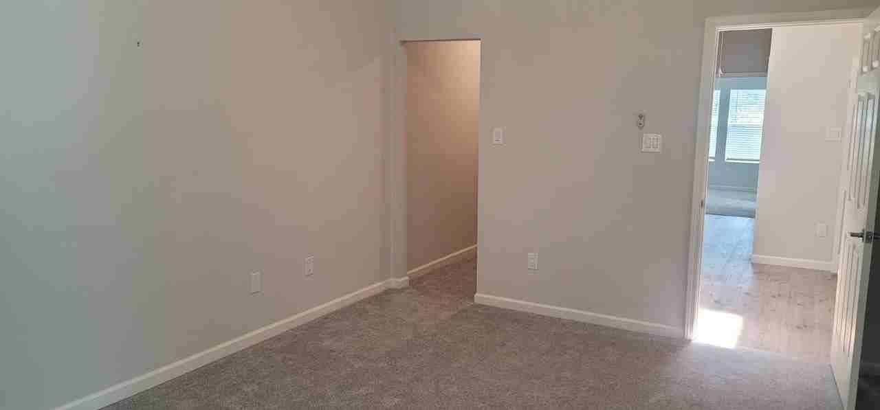 1002 Morningside Dr #6 - Photo 4 of 40