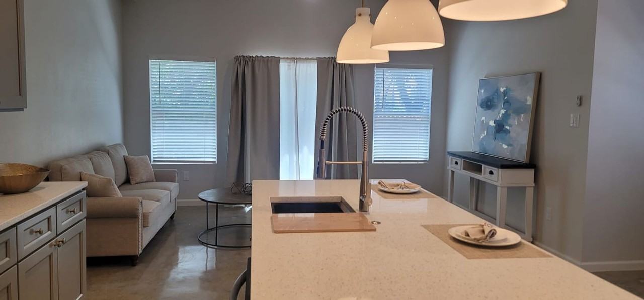1002 Morningside Dr #6 - Photo 6 of 40
