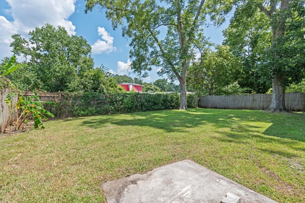 2739 King Cole Dr - Photo 3 of 23