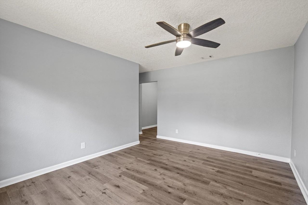 2739 King Cole Dr - Photo 7 of 23