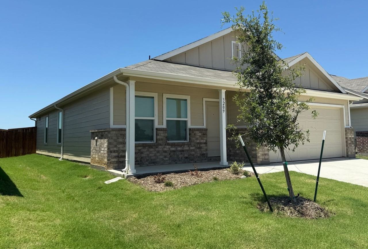 3209 Tokara St - Photo 3 of 24