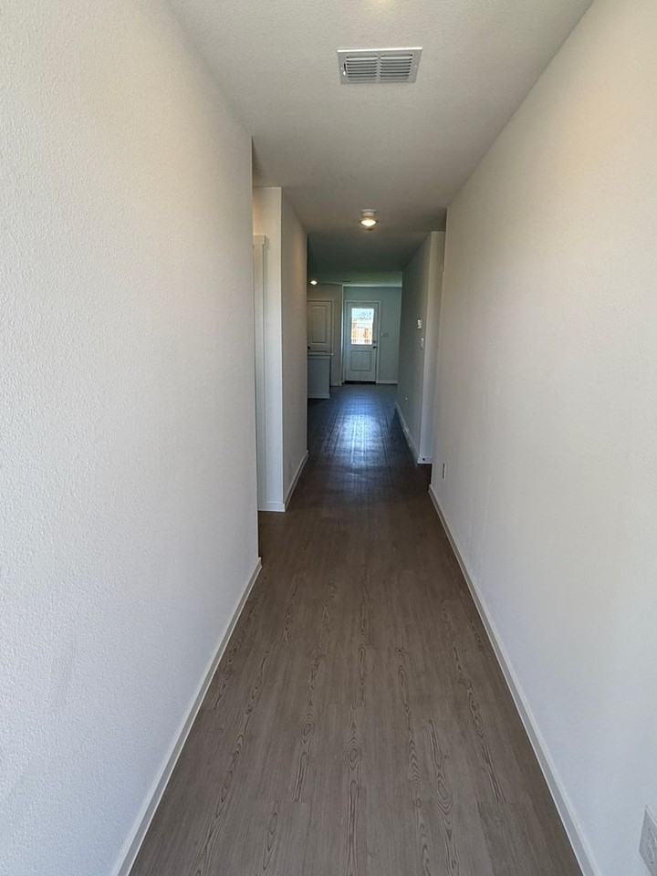 3209 Tokara St - Photo 4 of 24