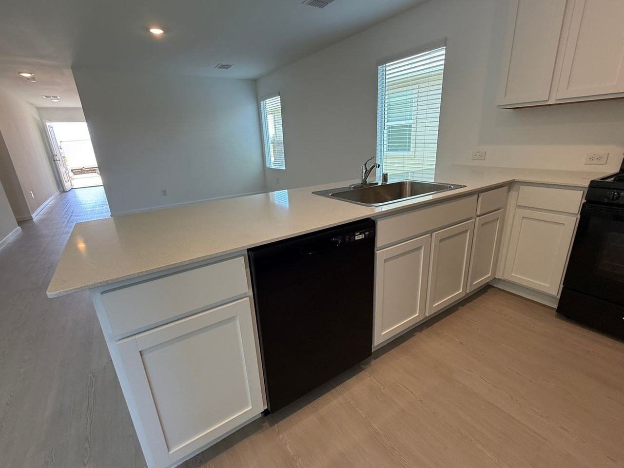 3209 Tokara St - Photo 7 of 24