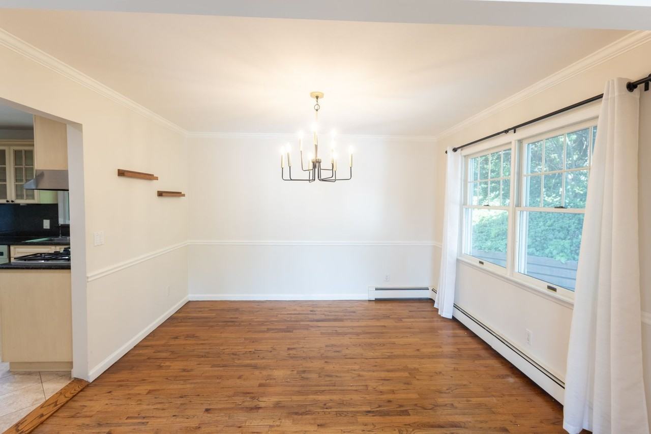 19 Maurice Ln - Photo 4 of 14