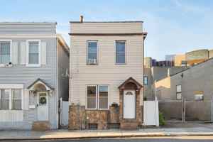 featured image of 4431 Howley St