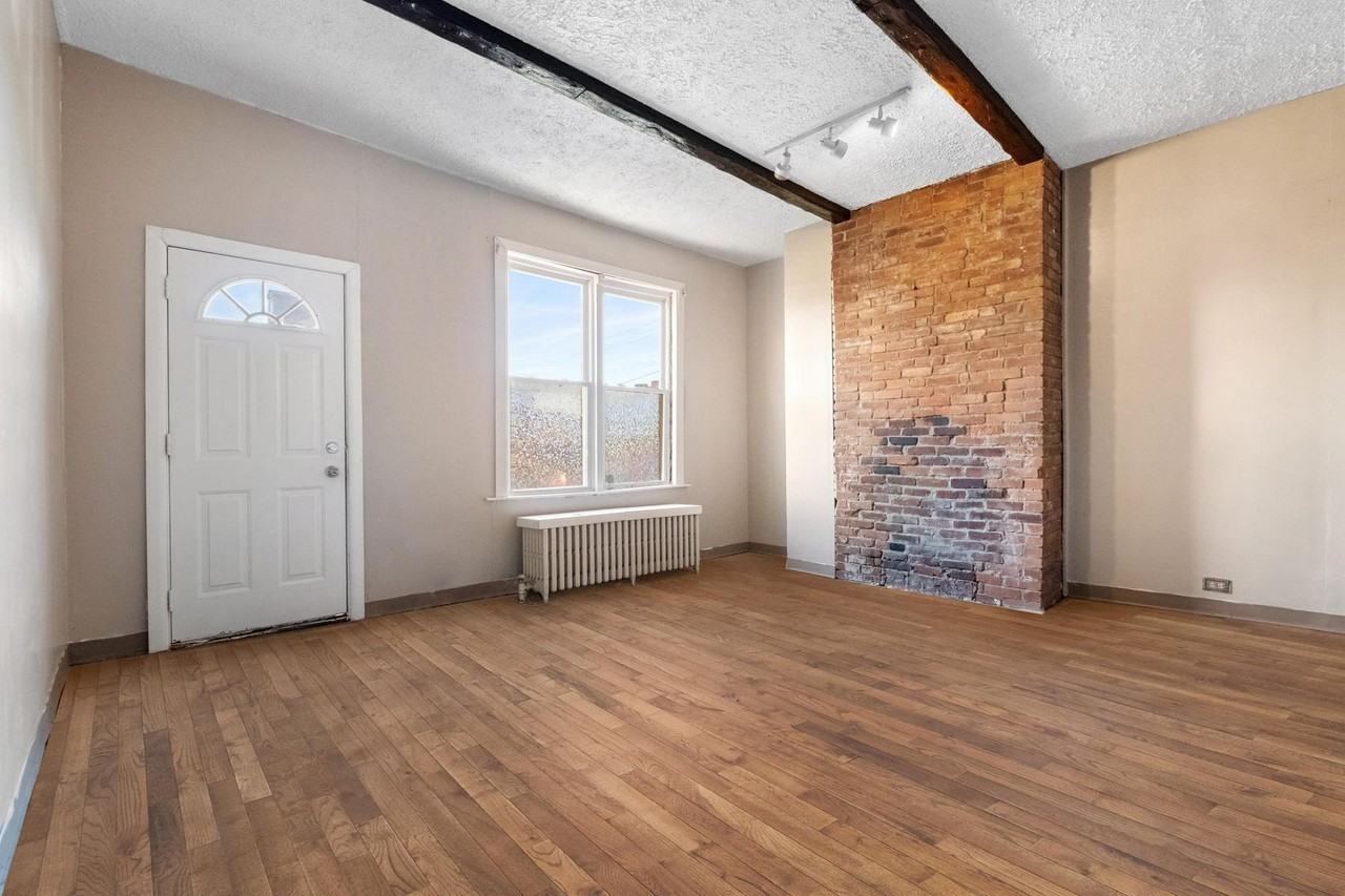 4431 Howley St - Photo 3 of 13