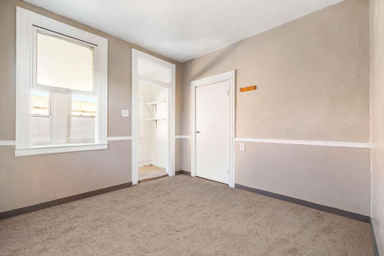 4431 Howley St - Photo 7 of 13