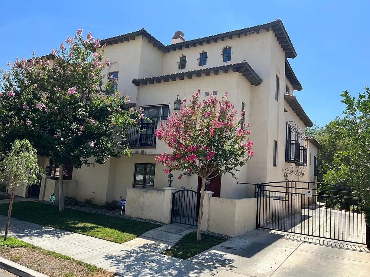 247 S Arroyo Dr #2 - Photo 2 of 28