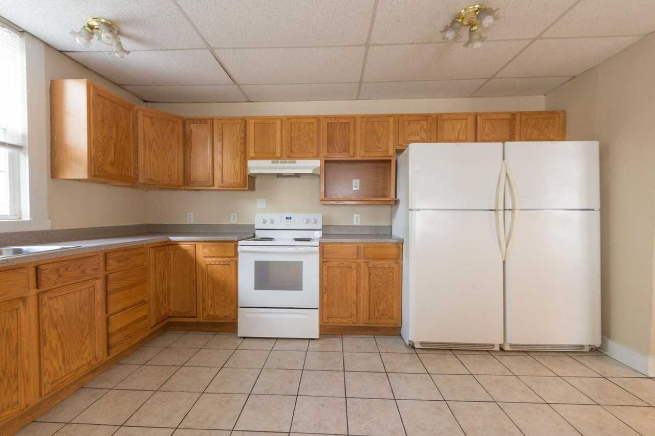 628 University - Photo 3 of 24