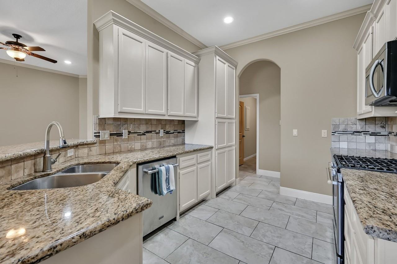 106 Abner Ln - Photo 5 of 48