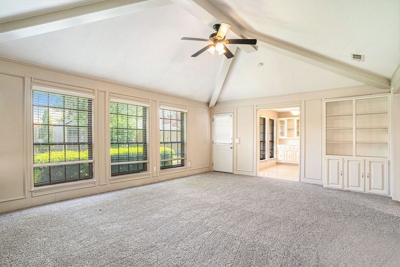 802 Pebblebrook Dr - Photo 5 of 24