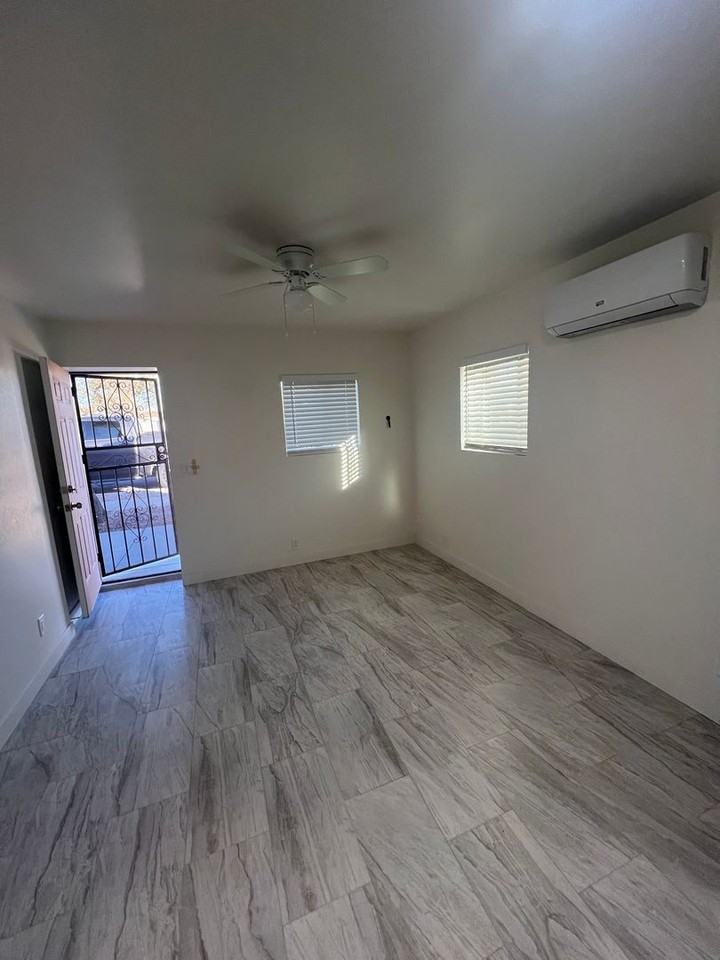 2208 S 5th Ave #2 - Photo 2 of 8