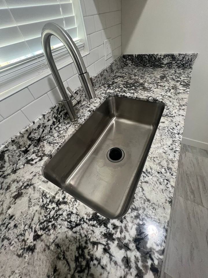 2208 S 5th Ave #2 - Photo 5 of 8