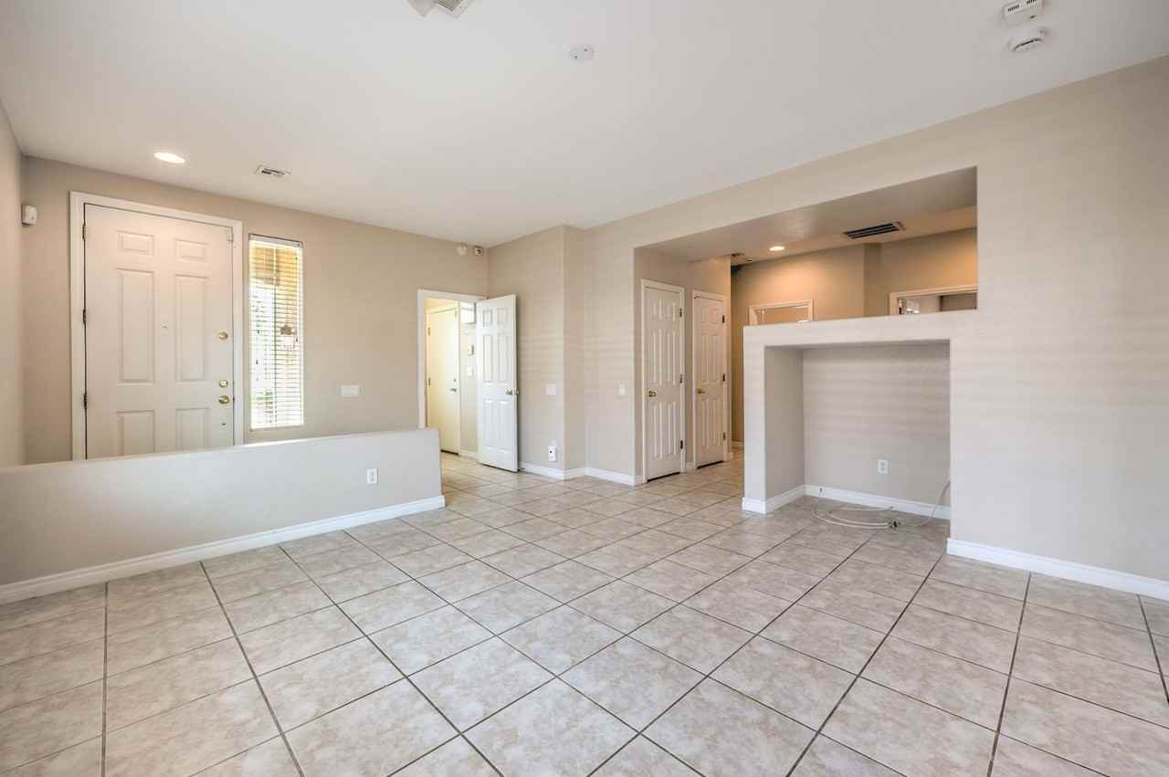 10964 Snow Cloud Ct - Photo 2 of 7