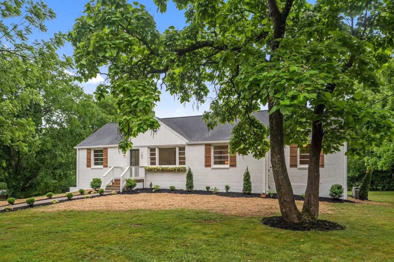 102 Beverly Drive - Photo 2 of 16