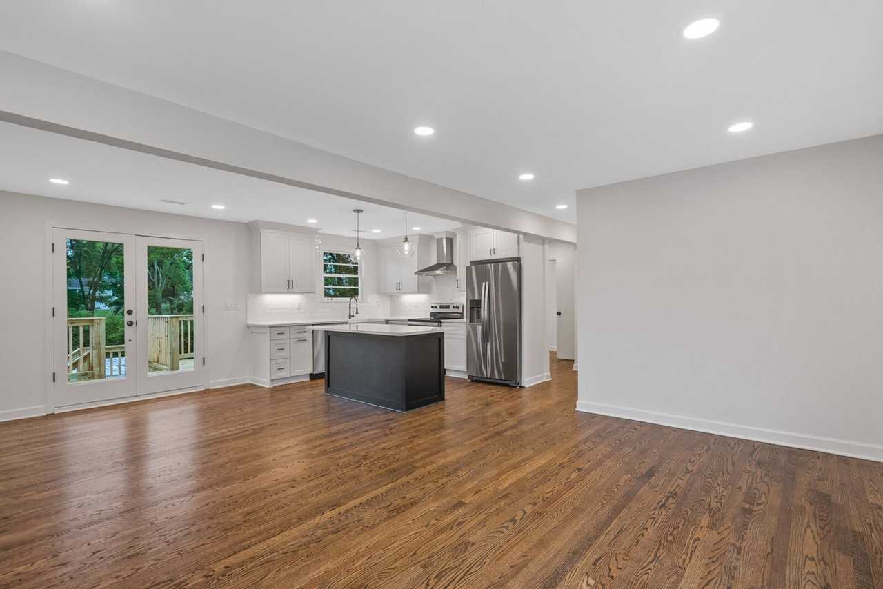 102 Beverly Drive - Photo 3 of 16