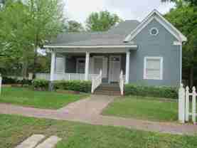 208 E Louisiana Ave - Photo 1 of 1