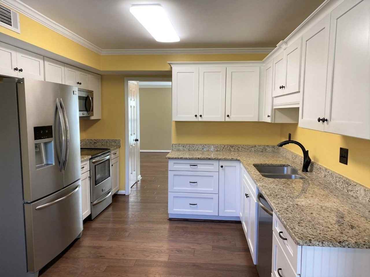 2608 Bridlewood Cir - Photo 3 of 13