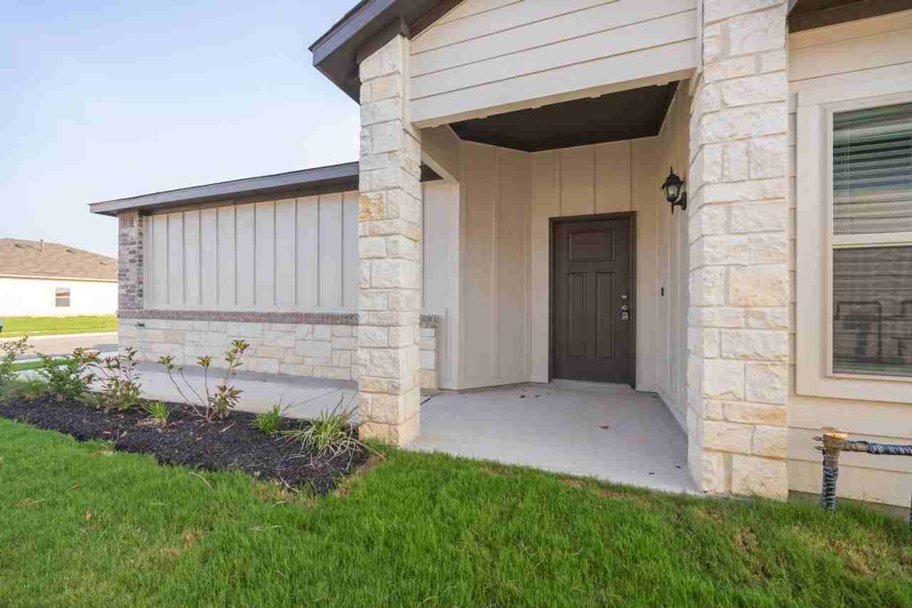 5514 Cibolo Pass - Photo 2 of 17